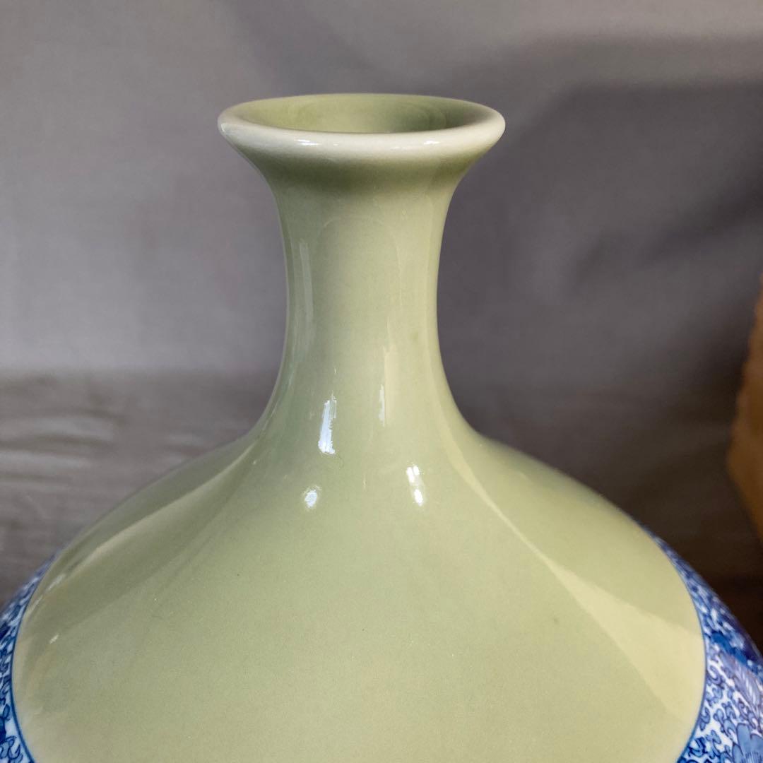 源右衛門】古伊万里の伝統 日本の名窯 舘林源右衛門作 青磁獅子唐草文