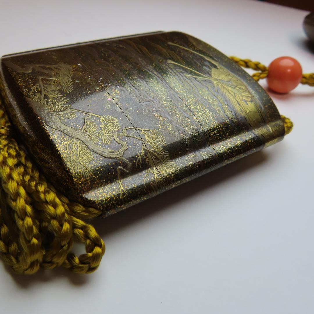 宇治川先陣争い蒔絵印籠　今泉成之作　東京美術館所蔵品同手あり・根付