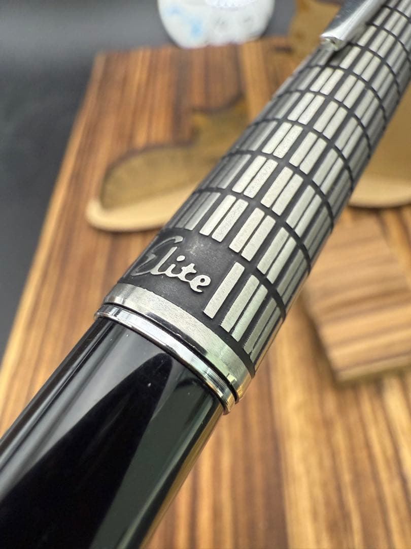 Pilot 万年筆 エリート 蝕刻 ショート 14K F 1980 パイロット 18k