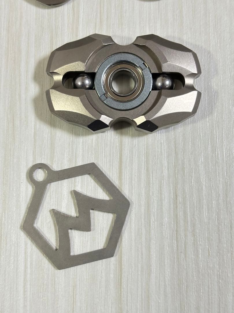 ハンドスピナー チタン