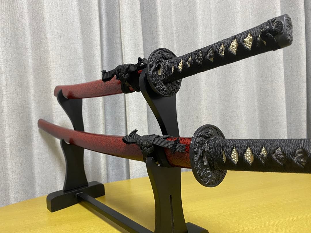 【値下げ】美術刀　赤石目セット　台座付き　模造刀