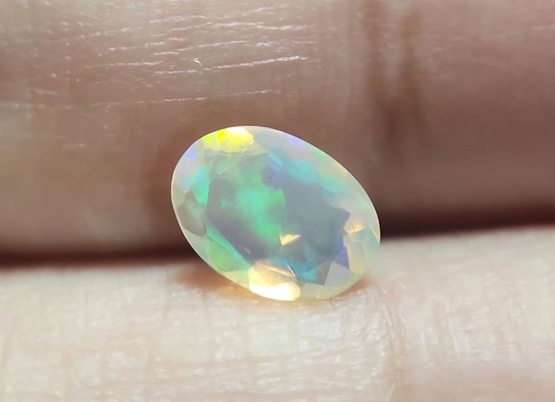 天然オパール ルース 0.636ct