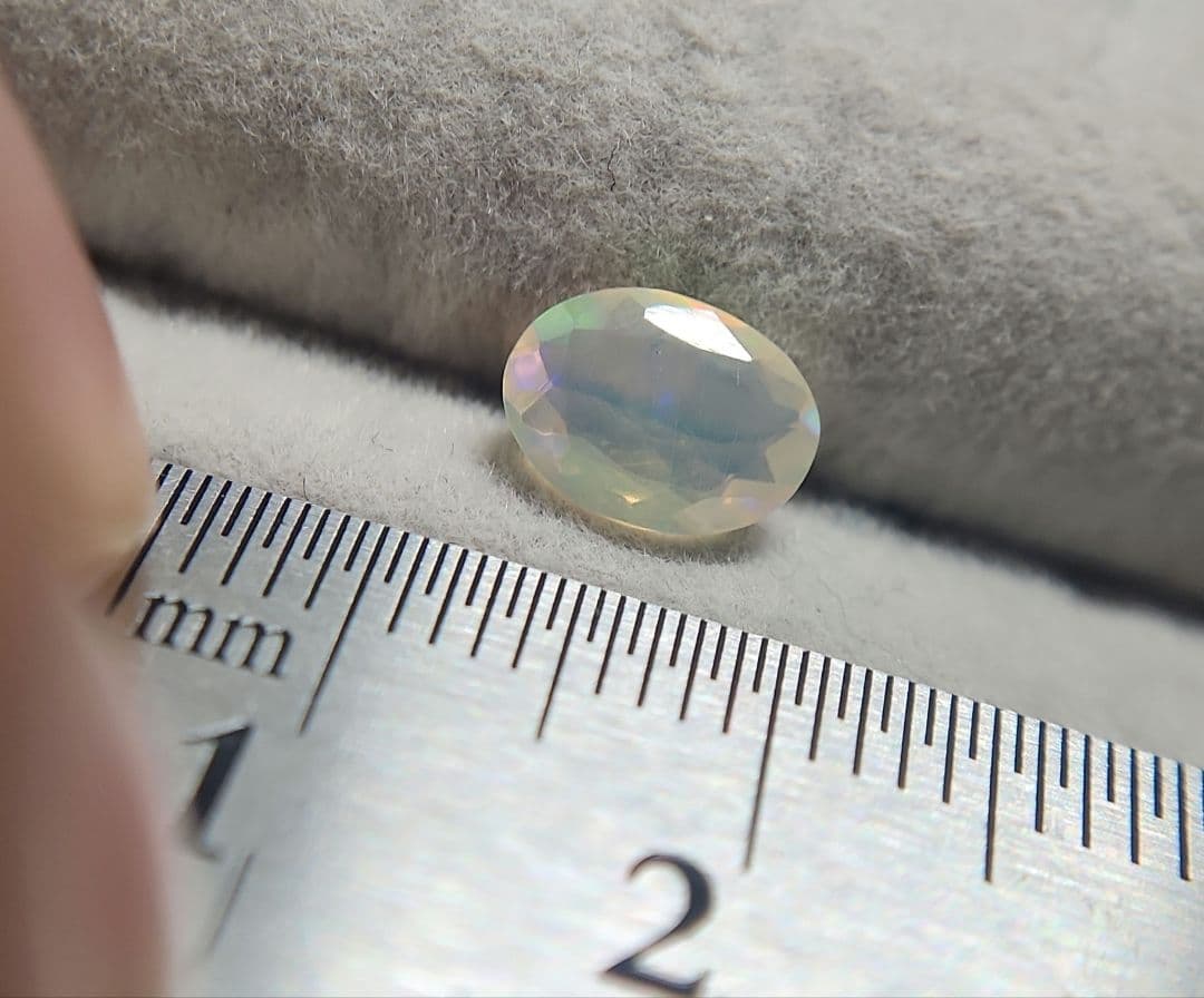 天然オパール ルース 0.636ct