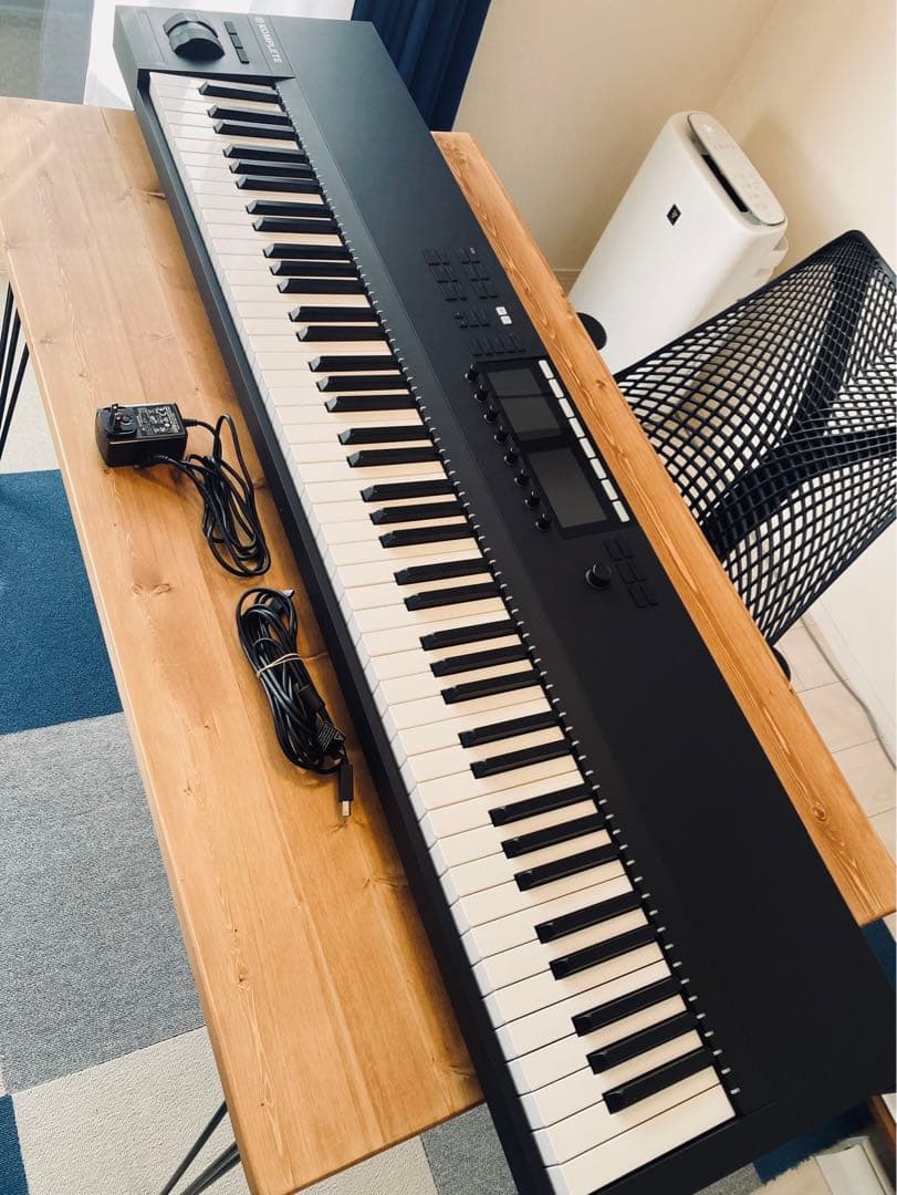 公式】 【付属品あり】KOMPLETE KONTROL S88 MK2 【3384180516】