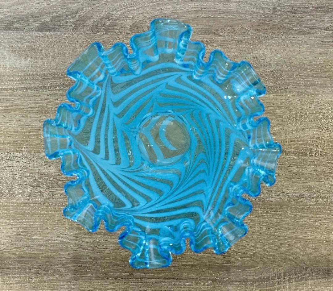 骨董 時代ガラス 希少 電笠フリル 掻き揚げ紋 水色ガラス 菓子鉢 ウラン1