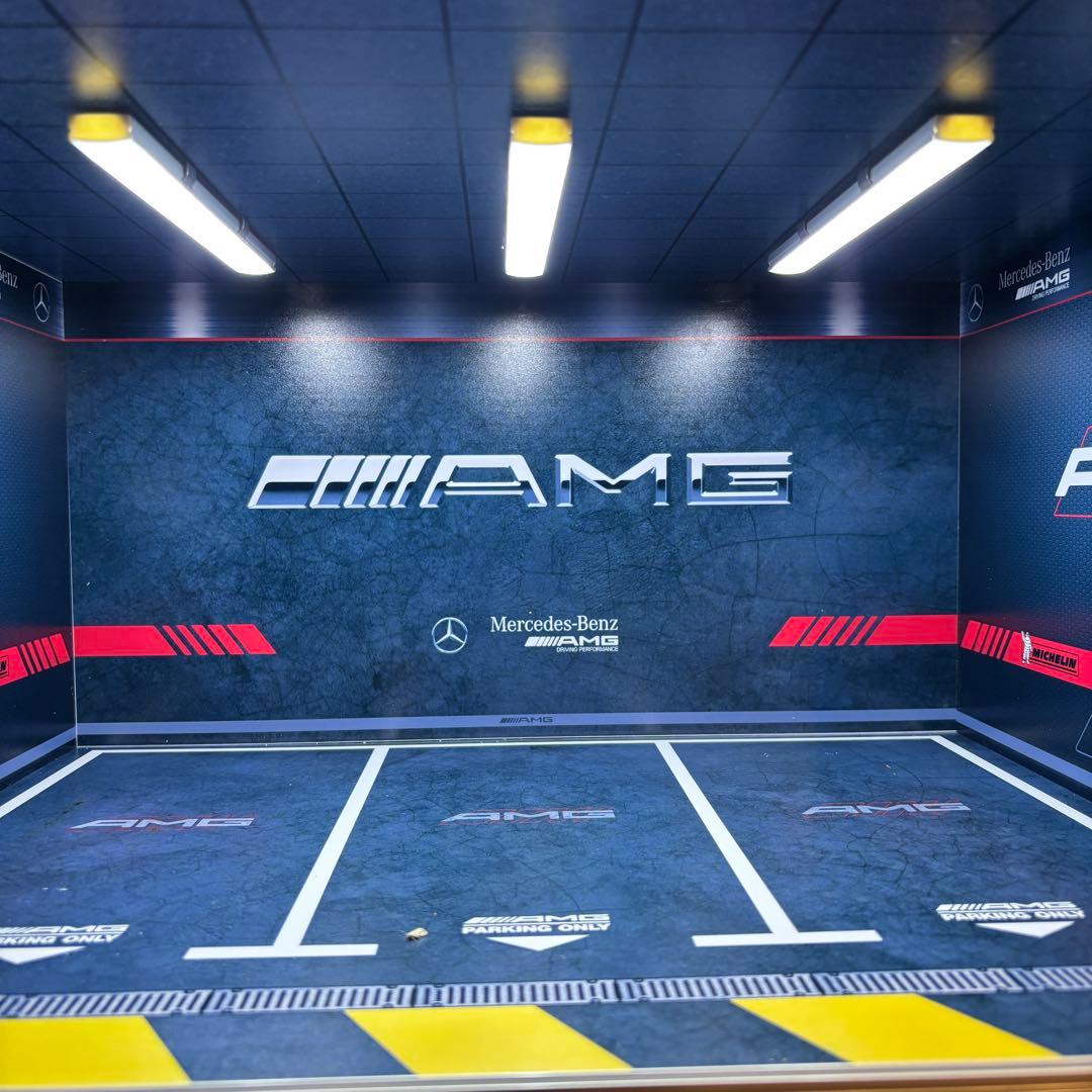 1:18 ミニカー展示ケース 3台駐車 ディスプレイケース　LEDライト