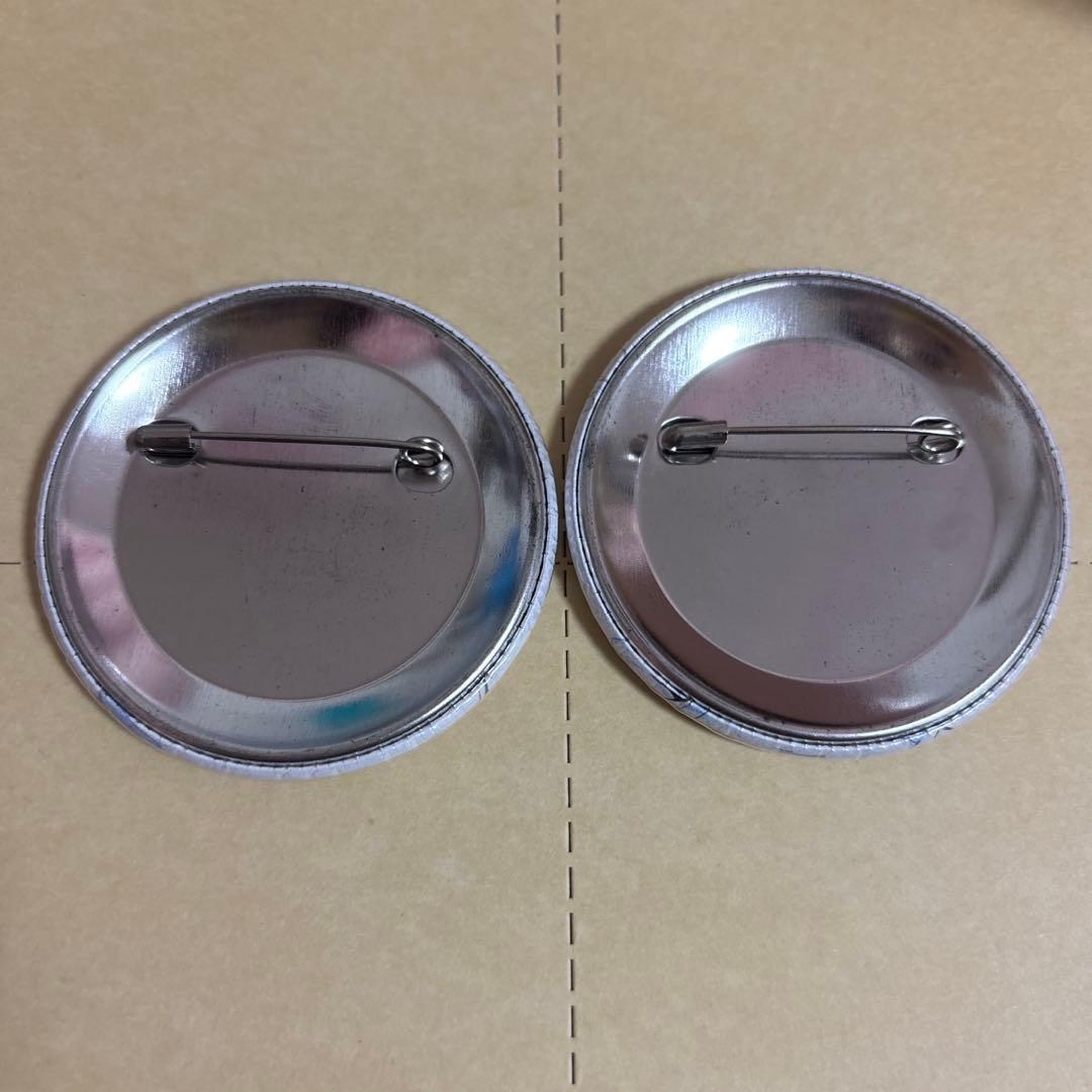 【※キズ・汚れあり】進撃の巨人 缶バッジ エレン リヴァイ 2点セット