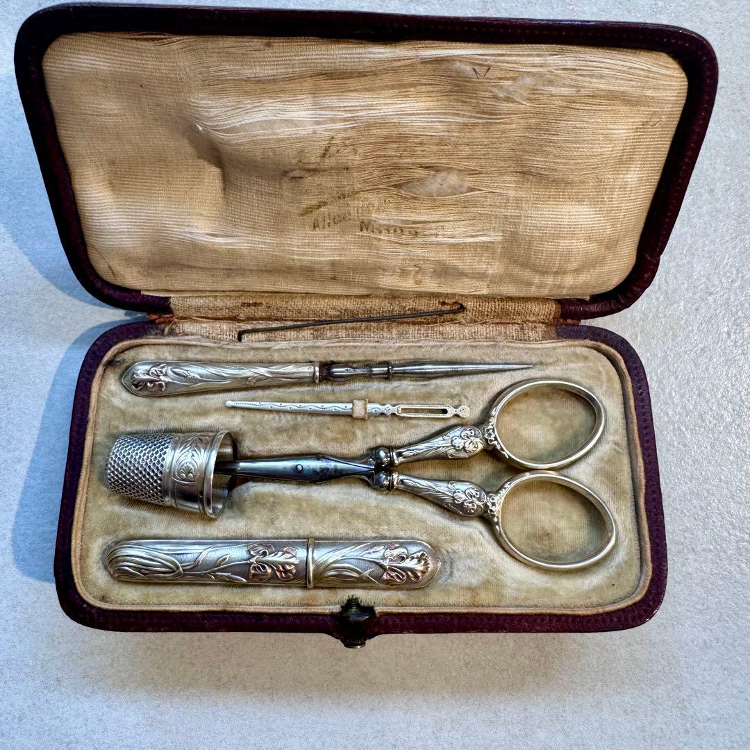 1900年代 フランス アンティーク 銀製裁縫道具 ソーイングセット アイリス