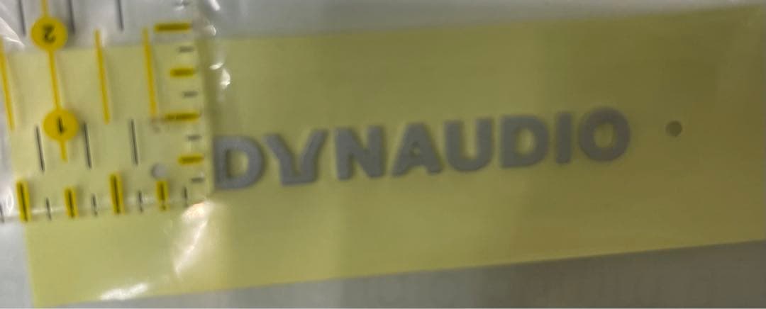 dynaudio contourシリーズ　エンブレム