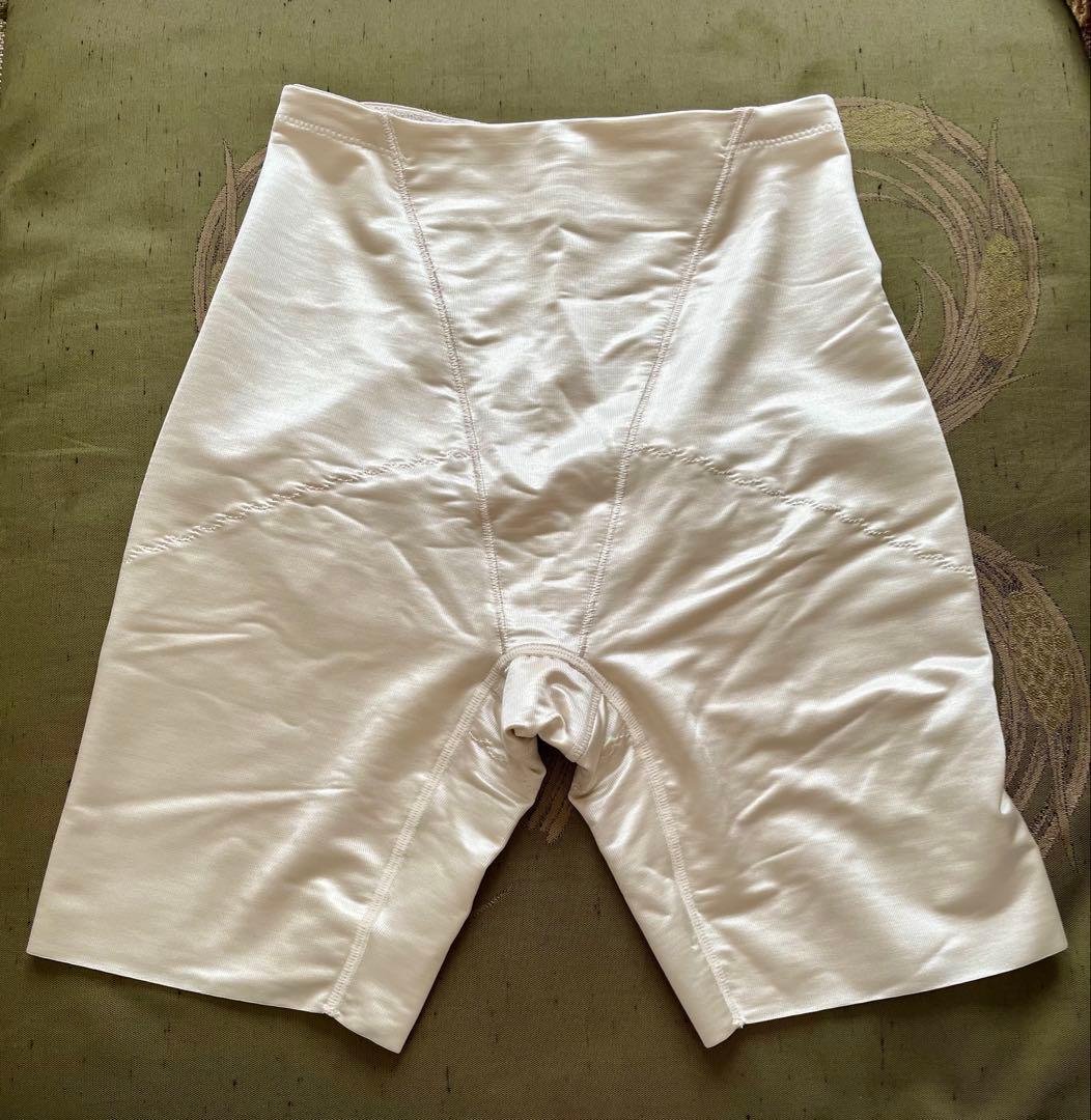 BRIDAL BEAUTE　ブライダルインナー(B70) ビスチェ　ガードル