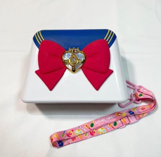 上領亘ファンクラブ(ななつのこ)グッズのハンドクラフトウォッチ」です