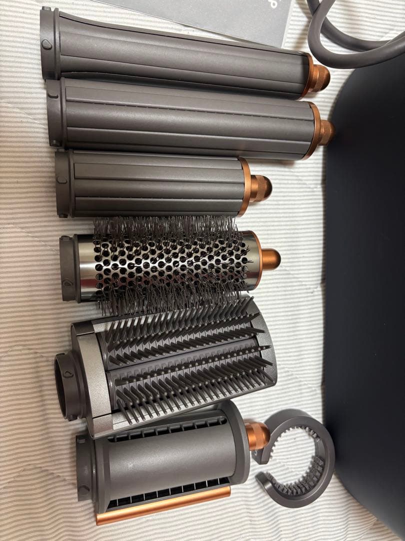 Dyson Airwrap ヘアスタイラー（限定色 ダークブルー/コッパー）