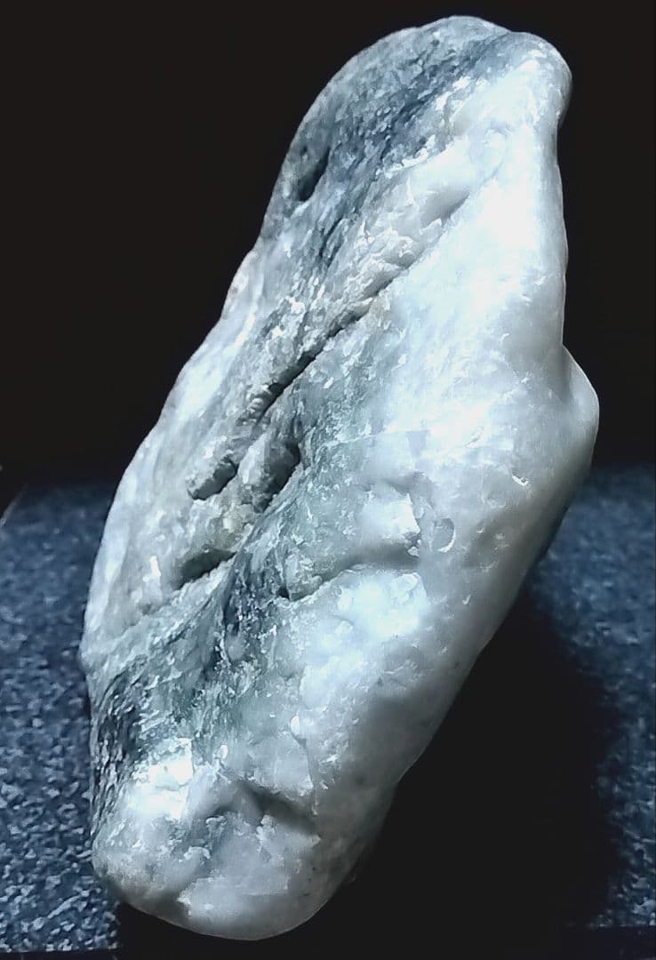 ☆翡翠原石☆糸魚川硬玉【横川・転石・カチ割り27.7kg】