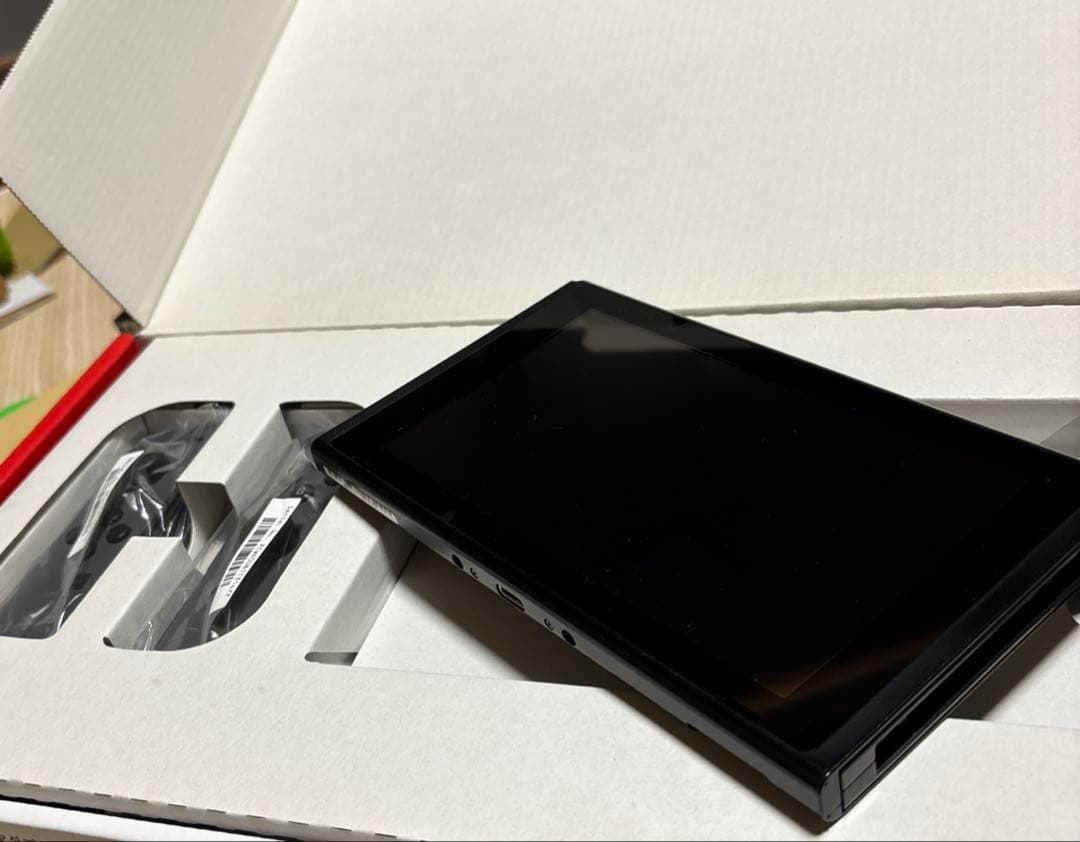 e*u様 Nintendo Switch ブラック　完品　詳細確認必須