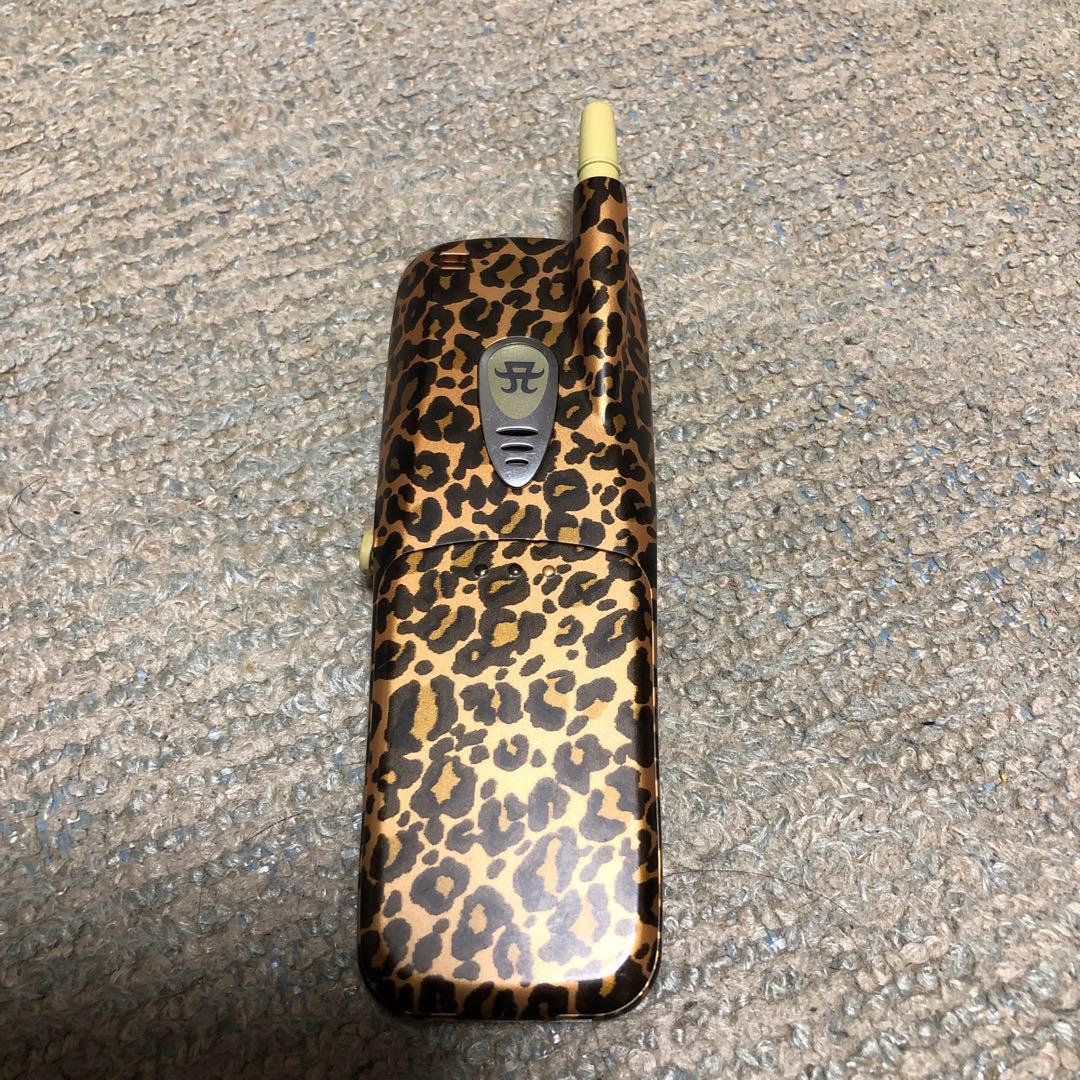 浜崎あゆみ TU-KA Cyber Giga ヒョウ柄 携帯電話 モックアップ