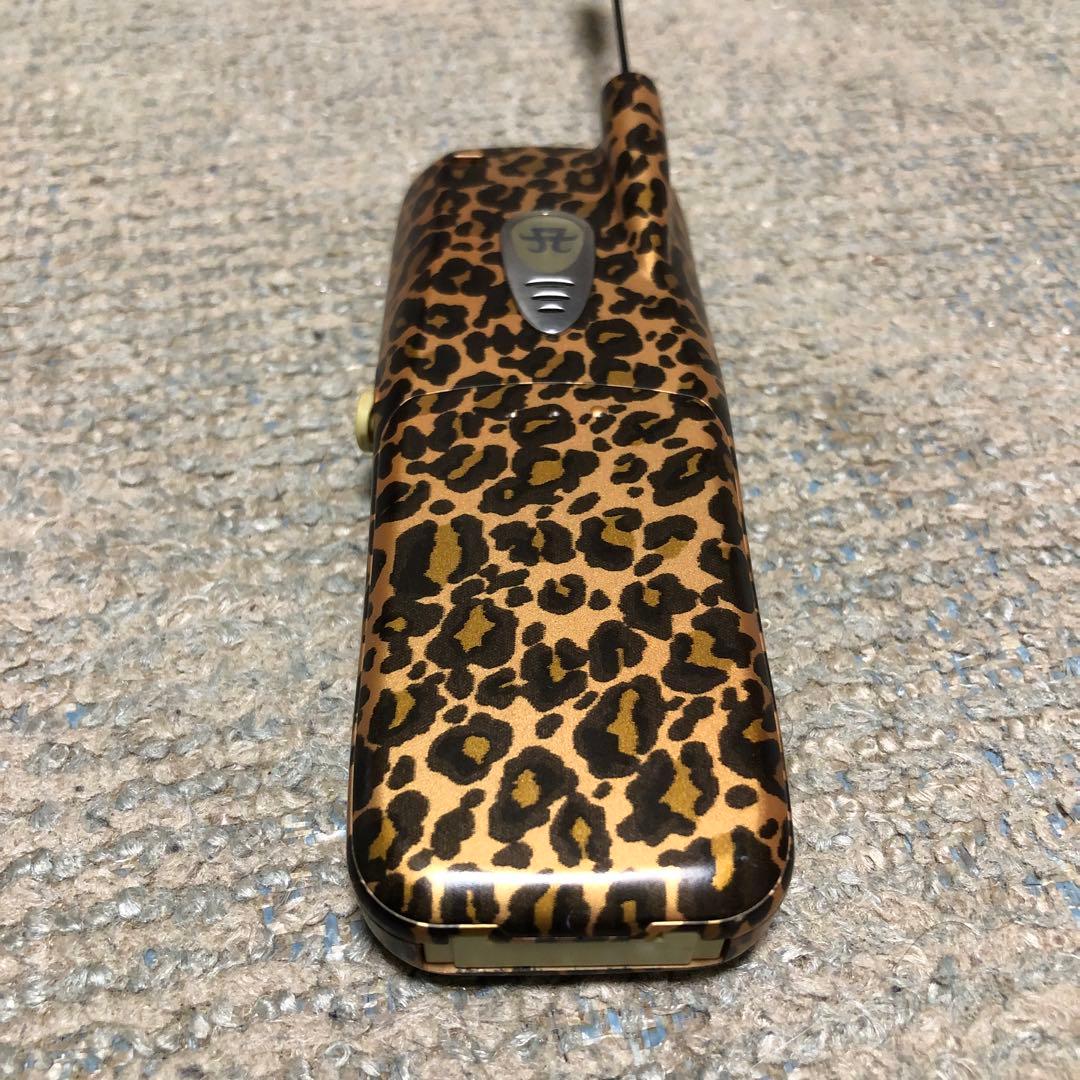 浜崎あゆみ TU-KA Cyber Giga ヒョウ柄 携帯電話 モックアップ