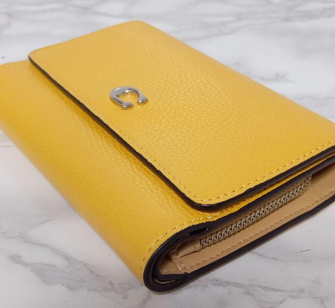 【美品】COACH コーチ エッセンシャルミディアムフラップウォレット