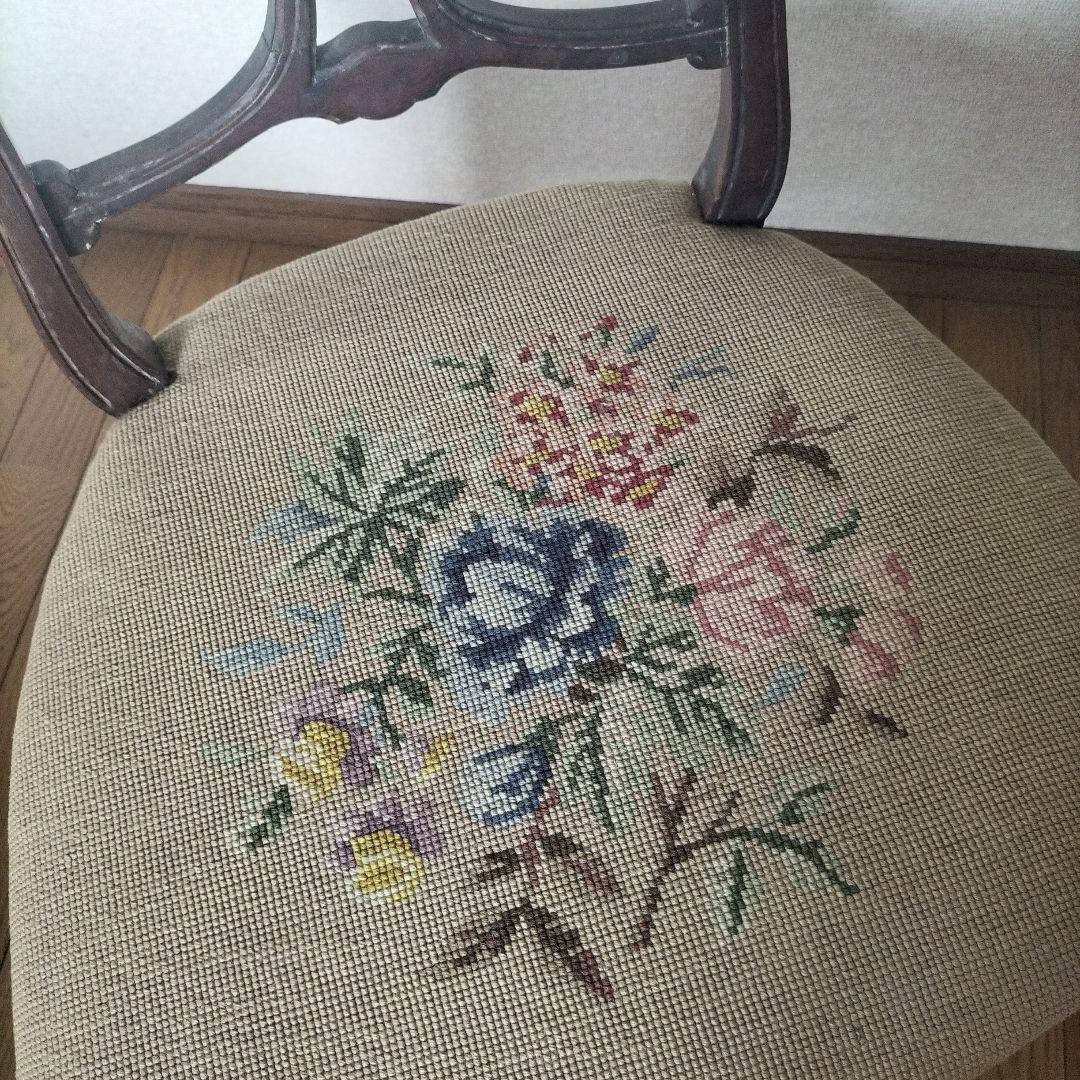 時間限定値下①木製 刺繍 椅子 アンティーク プチポワン チェア