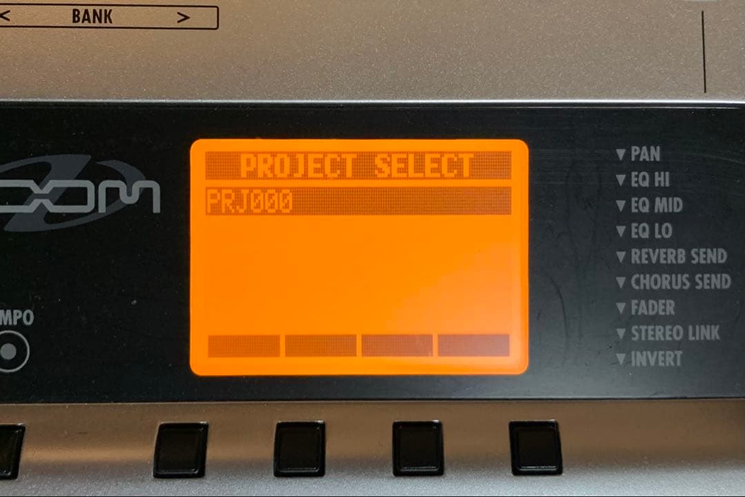 ZOOM R24 マルチトラックレコーダー