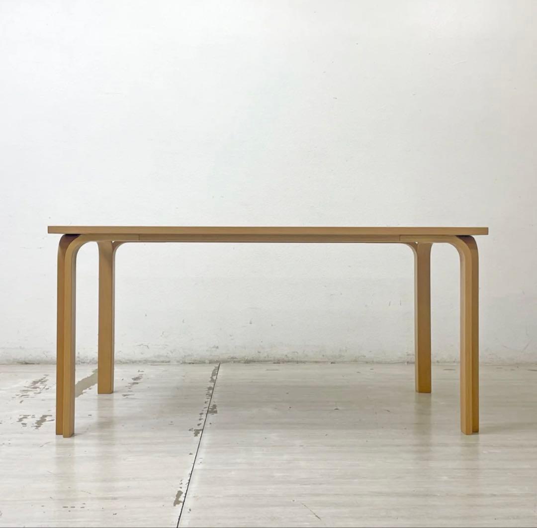 値下げ　マグナスオルセン　デスク　テーブル　アルヴァ・アアルト　リノリウム天板