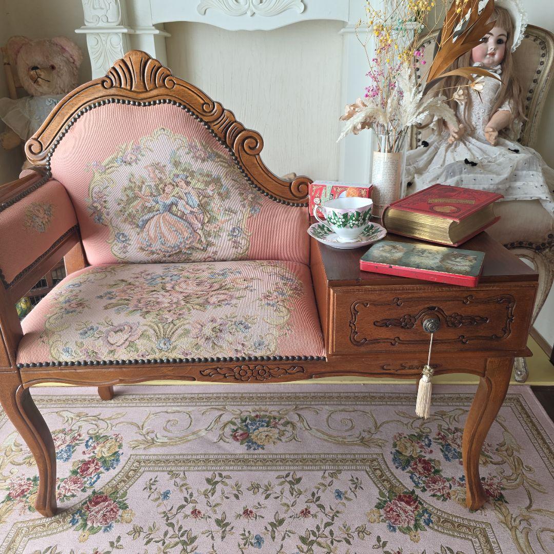 お取り置きとなりました　英国アンティーク　ゴブラン織　椅子　テーブル　チェスト お取り置きとなりました 英国アンティーク ゴブラン織 椅子 テーブル