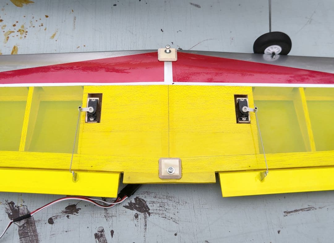 ラジコン飛行機（電動機）