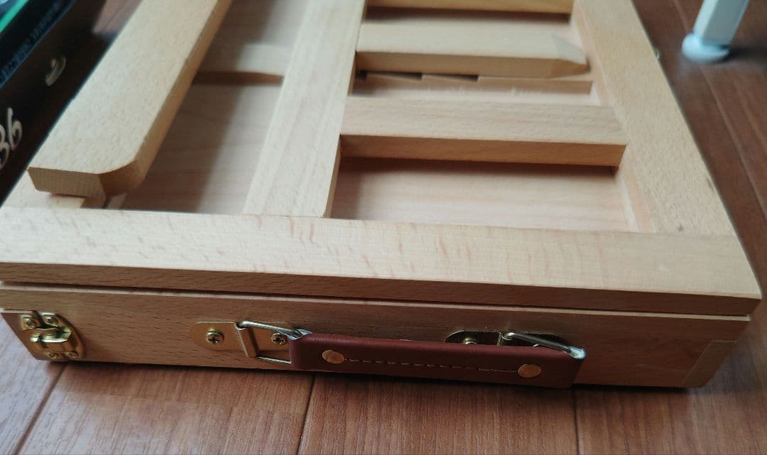 油絵具36色セットと木製イーゼルセット未使用