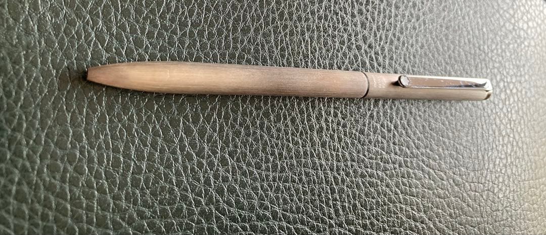 y*u様 MONTBLANCモンブラン ２色ボールペン 廃盤品シルバー 新品未使