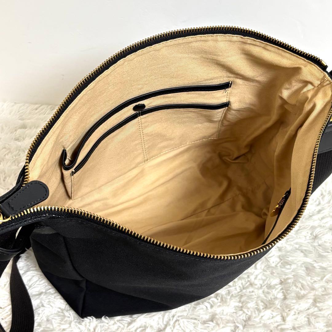 【美品】 Kitamura キタムラ ショルダーバッグ クロスボディ