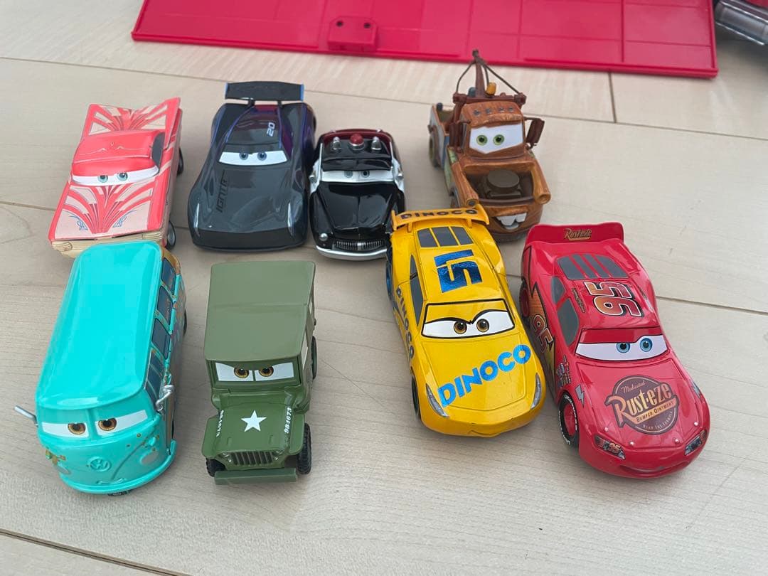 ミニカー MACK HAULER DISNEY