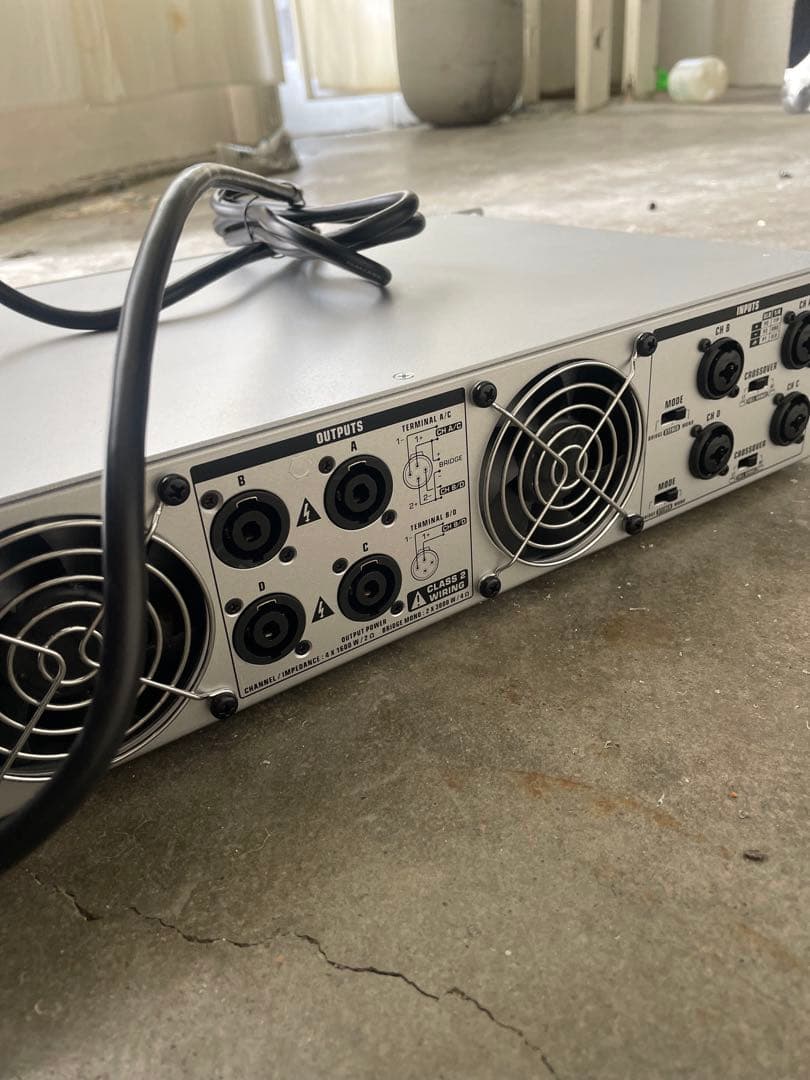 Behringer パワーアンプ iNUKE NU1000