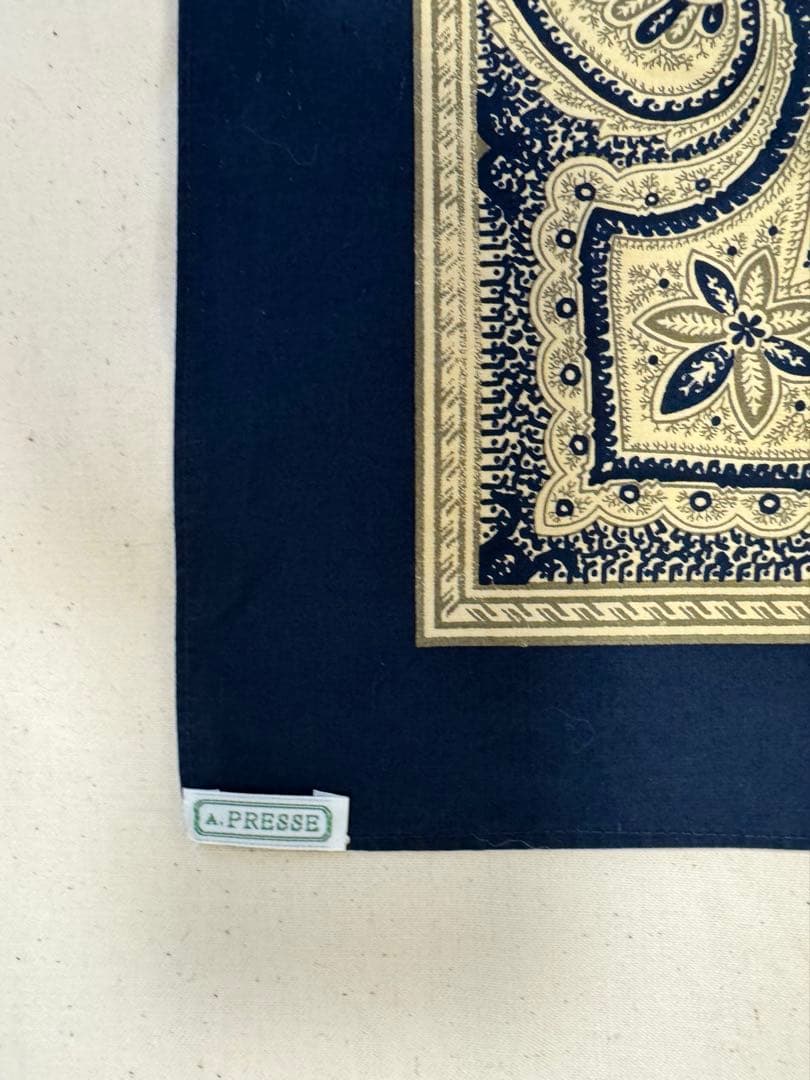 新品未使用 a.presse ペイズリー柄バンダナ スカーフ ハンカチ ネイビー