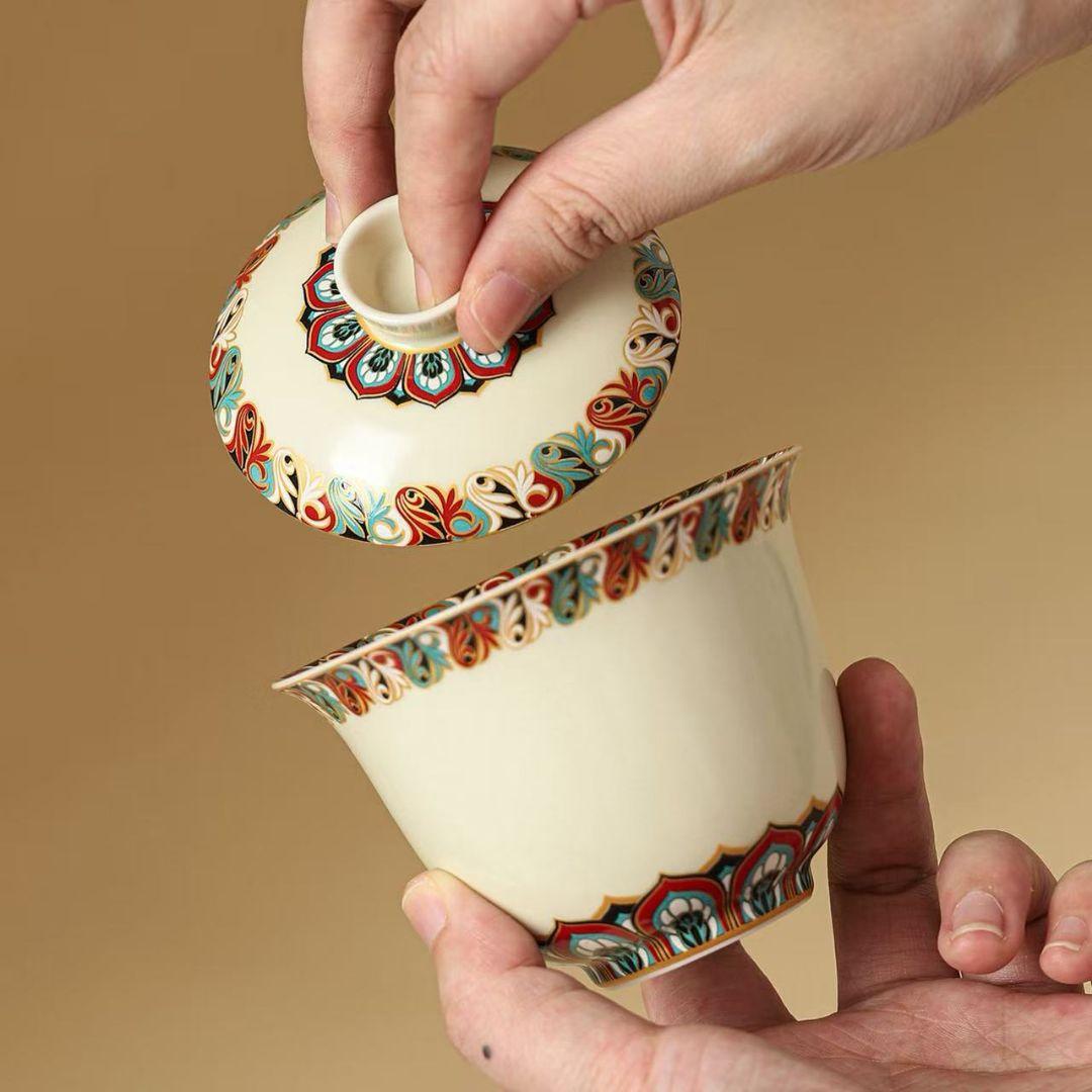 蓋付きクリーム色の装飾器 憧れのオールドノリタケ♪ カップ＆ソーサー VC106-295 – アンティーク