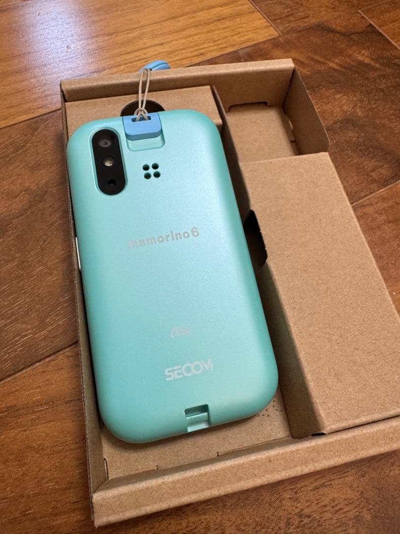 au mamorino6 マモリーノ6 水色 ミント 本体 キッズ携帯