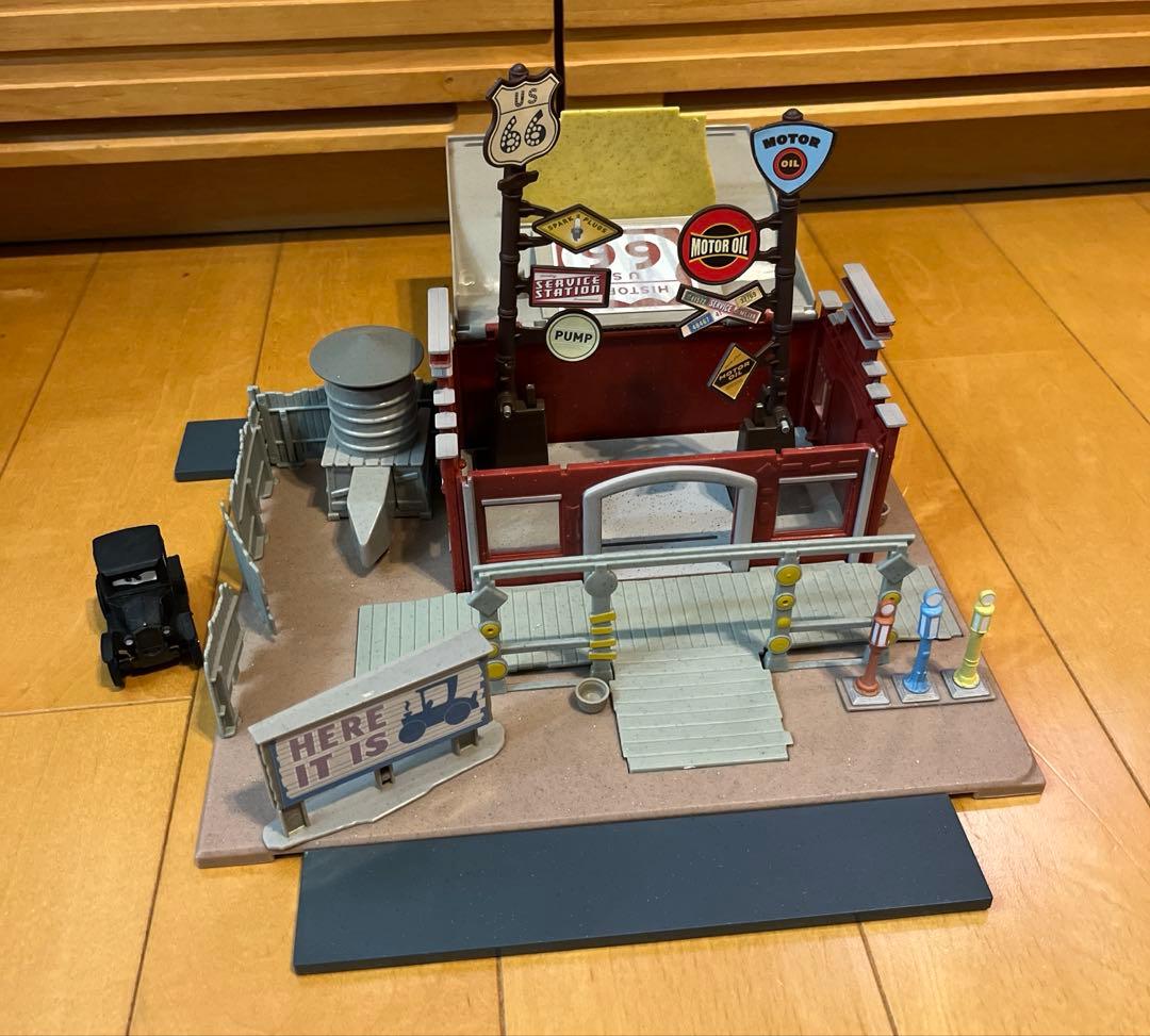 マテルカーズ　リジーの記念グッズショップラジエータースプリングスプレイセット