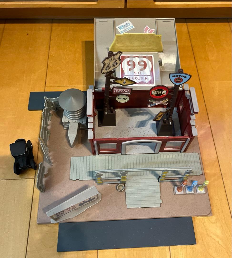 マテルカーズ　リジーの記念グッズショップラジエータースプリングスプレイセット