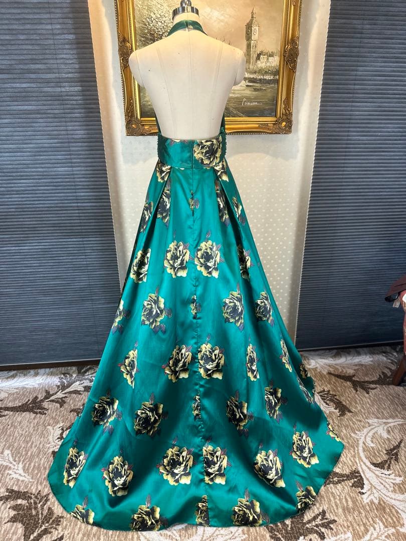 ターコイズ フラワープリント ハルターネック マキシドレス