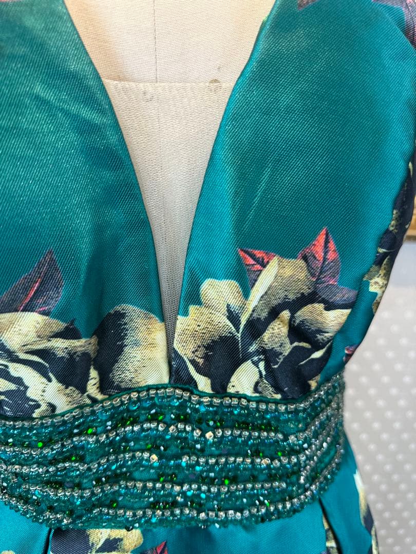 ターコイズ フラワープリント ハルターネック マキシドレス