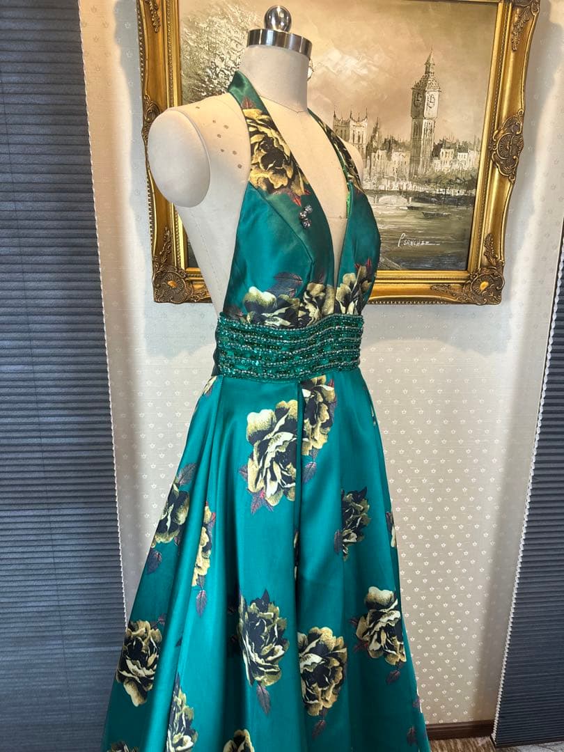 ターコイズ フラワープリント ハルターネック マキシドレス