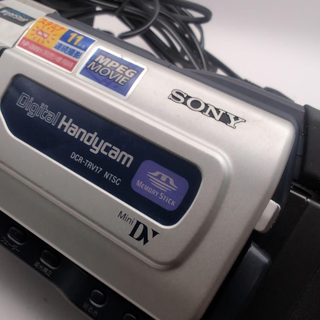 外観美品 miniDVのダビングに SONY ビデオカメラ DCR-TRV17