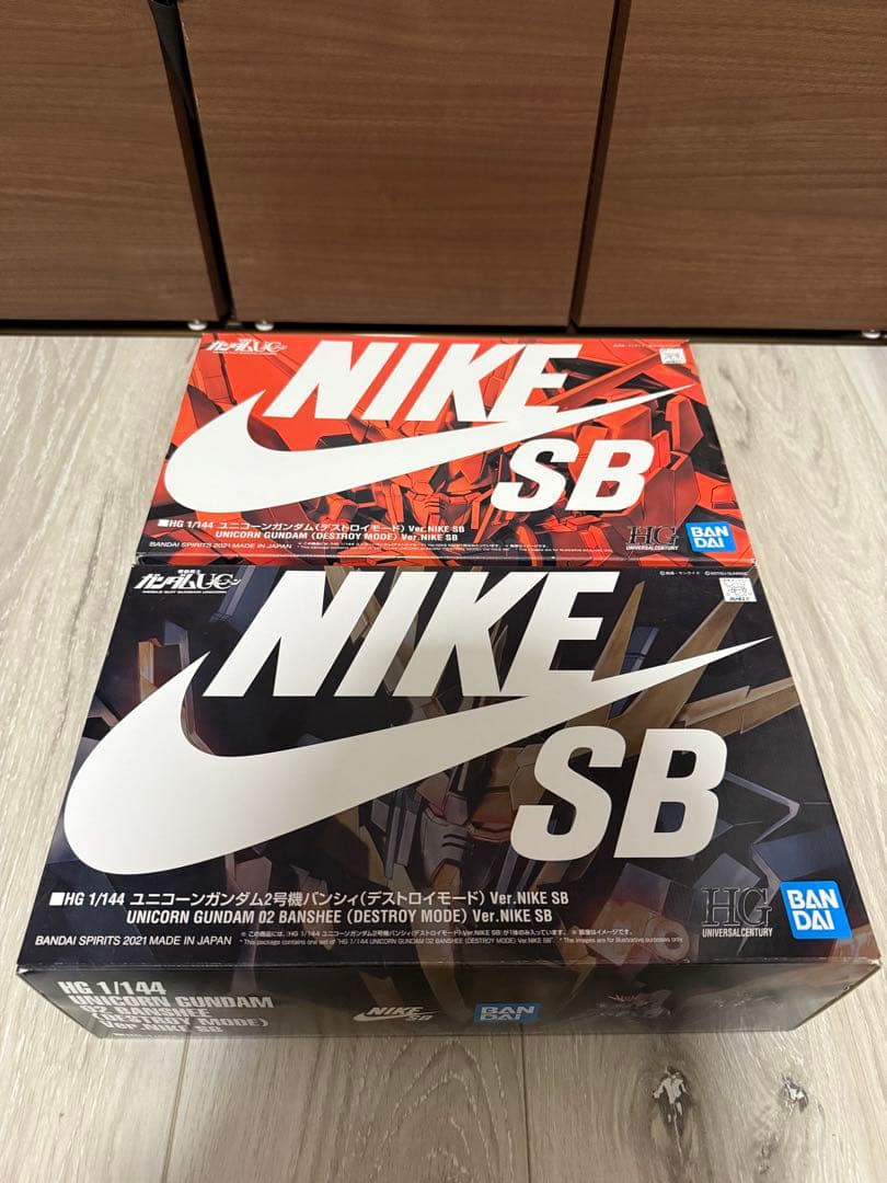 NIKE SB ガンダム プラモデル 2体セット ナイキ
