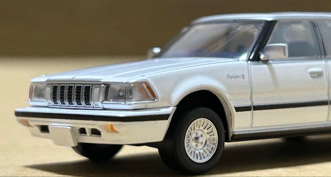 トミカリミテッドヴィンテージネオ トヨタ クラウン ハードトップ