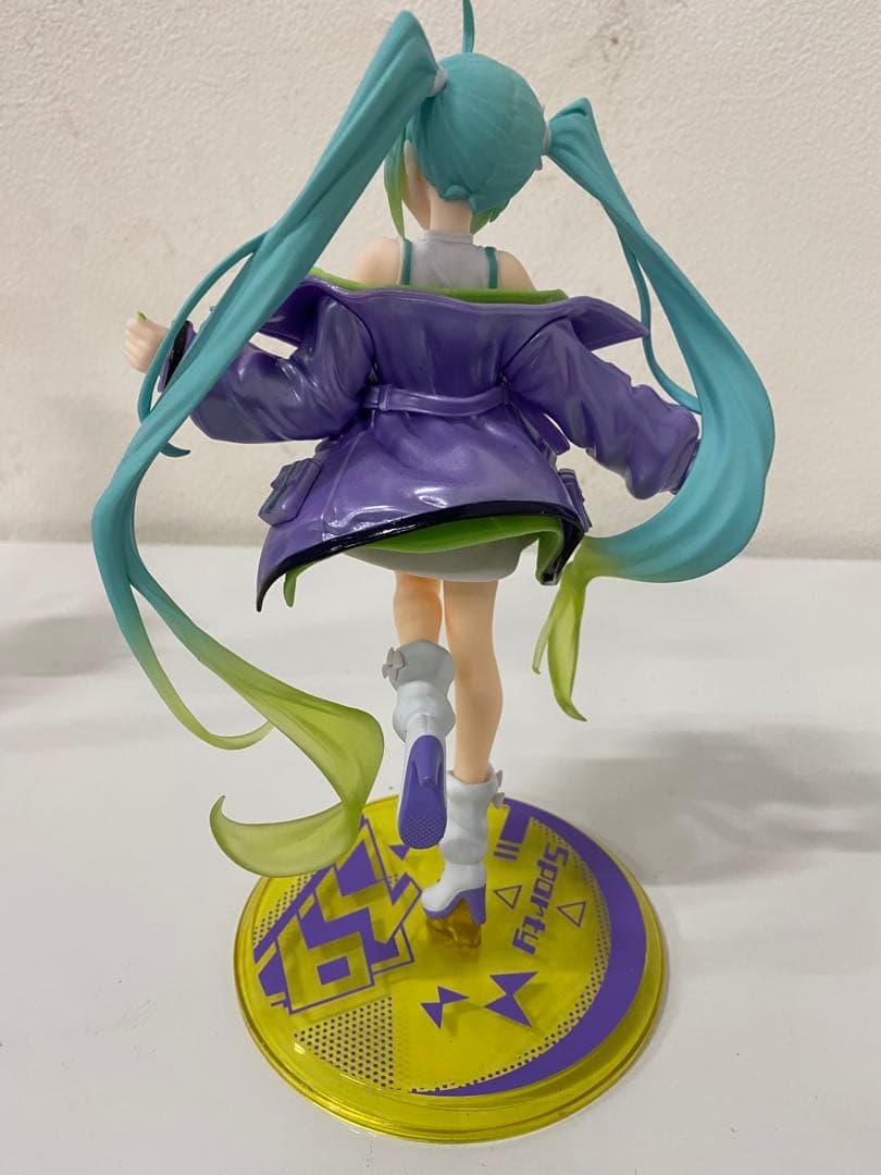 ID8731: 4体セット 初音ミク レーシングミク フィギュア 2023 - メルカリ