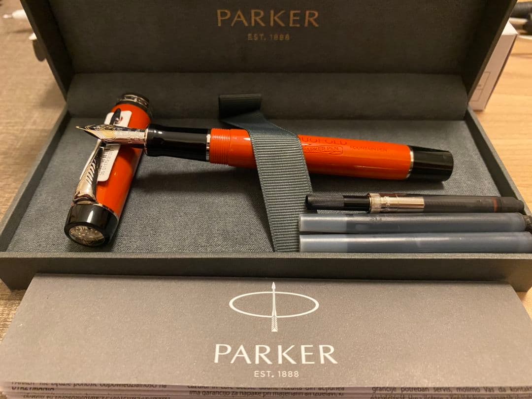 Parker Duofold 万年筆 ビックレッド 細字センテニアル 保証書付き Parker Duofold 万年筆 ビックレッド 細字センテニアル 保証書付き
