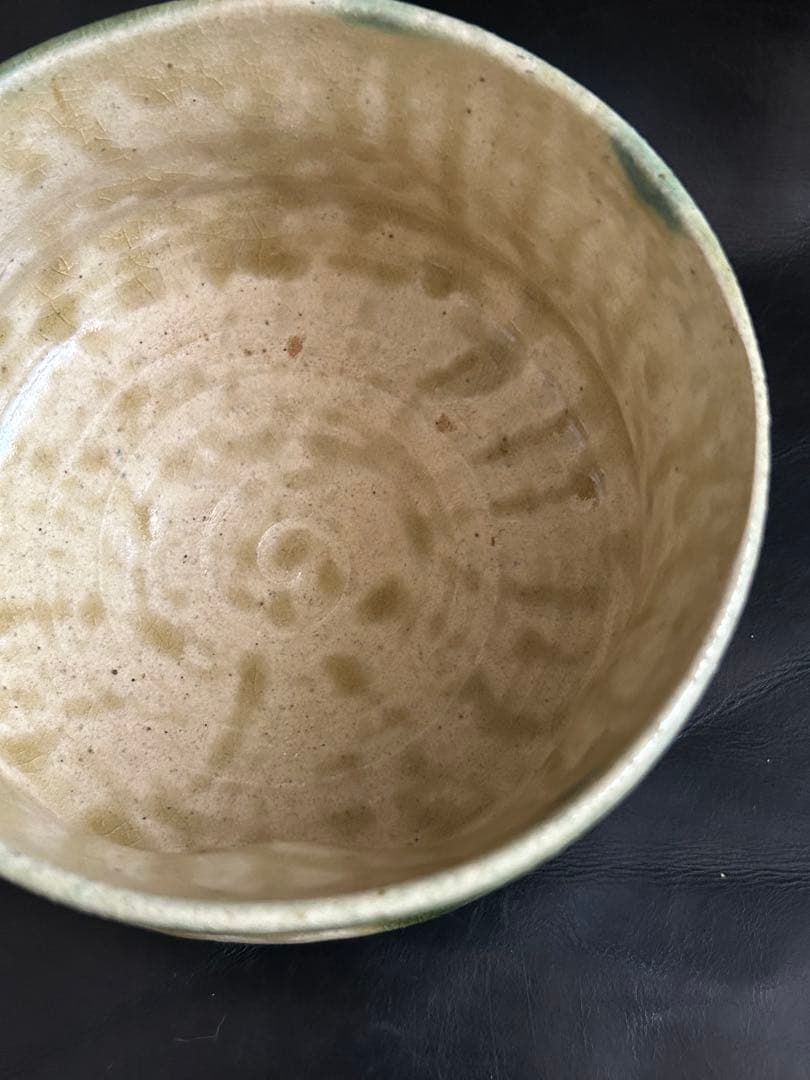 遺品整理中◾️蔵から美しい緑色の釉薬が滝の様に流れる抹茶茶碗が出て