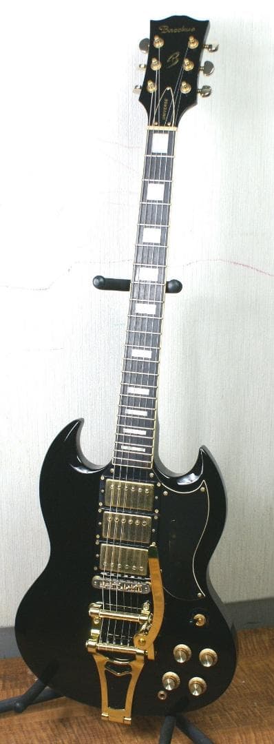 レア　ブラック　バッカス ＳＧ　ハムバッッキング３ピックアップ仕様　アーム付