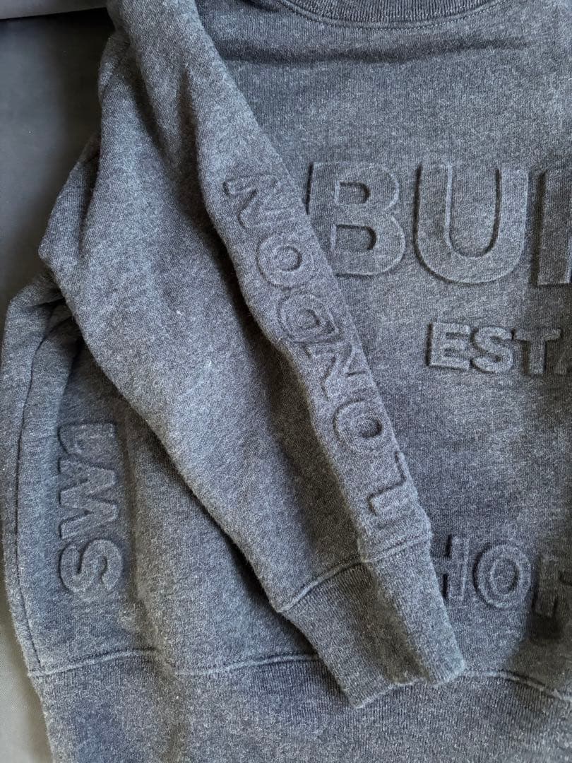 【美品】BURBERRY ダークグレー トレーナー 116cm 6Y