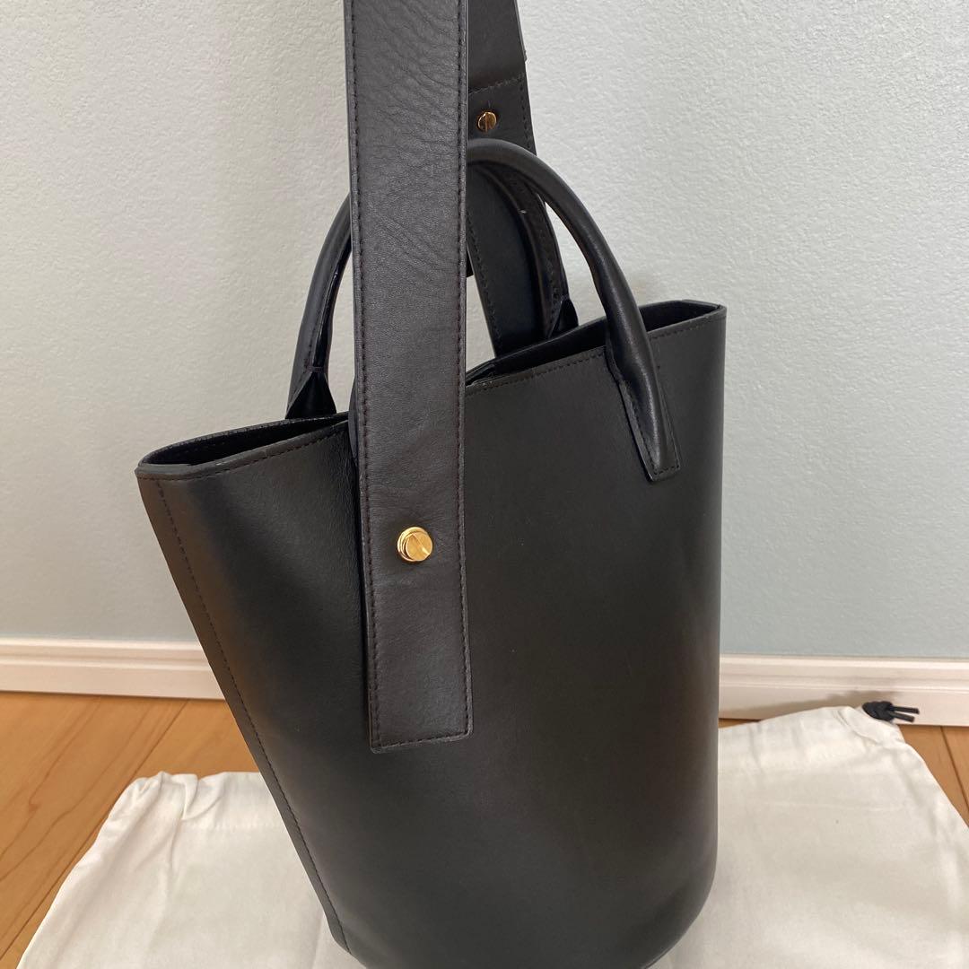 MARY AL TERNA メアリオルターナ　ブラックレザーハンドバッグ