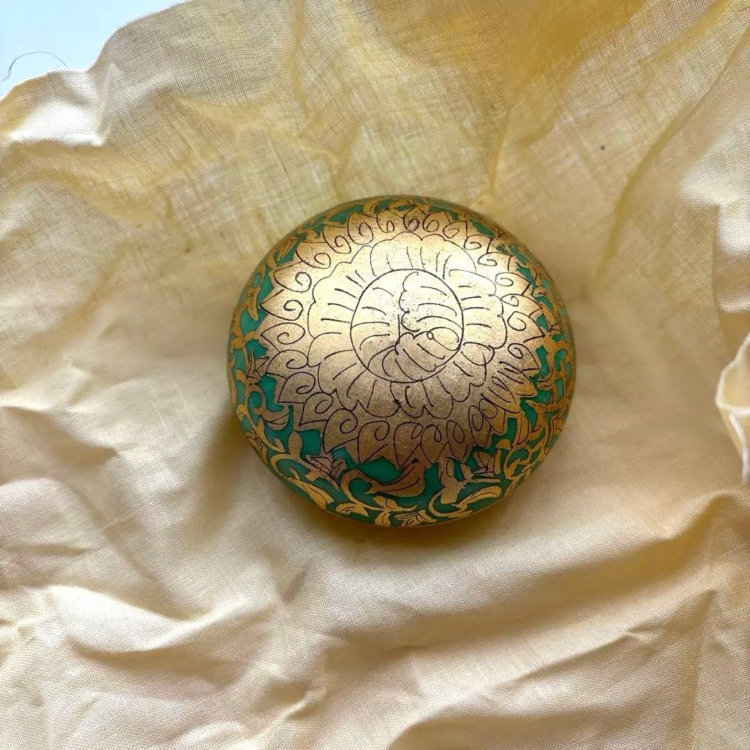 小野珀子　「金襴手香合」