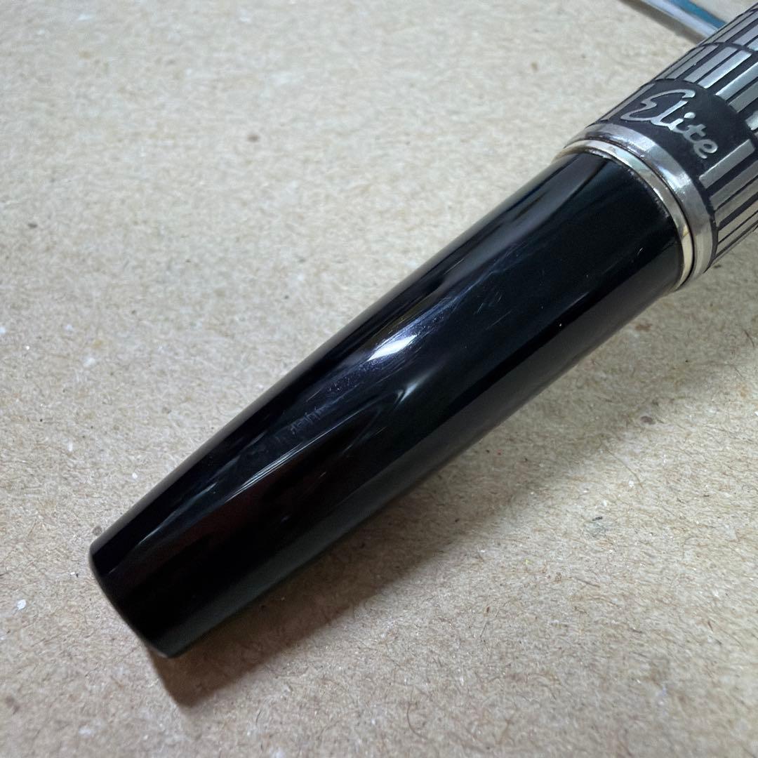 廃盤 パイロット Elite エリート 半格子 万年筆 18K 750 F 蝕刻 - メルカリ